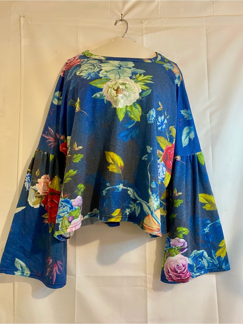 Simply Aster Blue Floral Bell-Sleeve Tunic Top